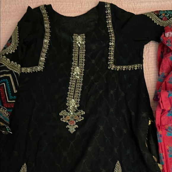 Pakistani Designer Maria B Shalwar Kameez - Picture 3 of 10
